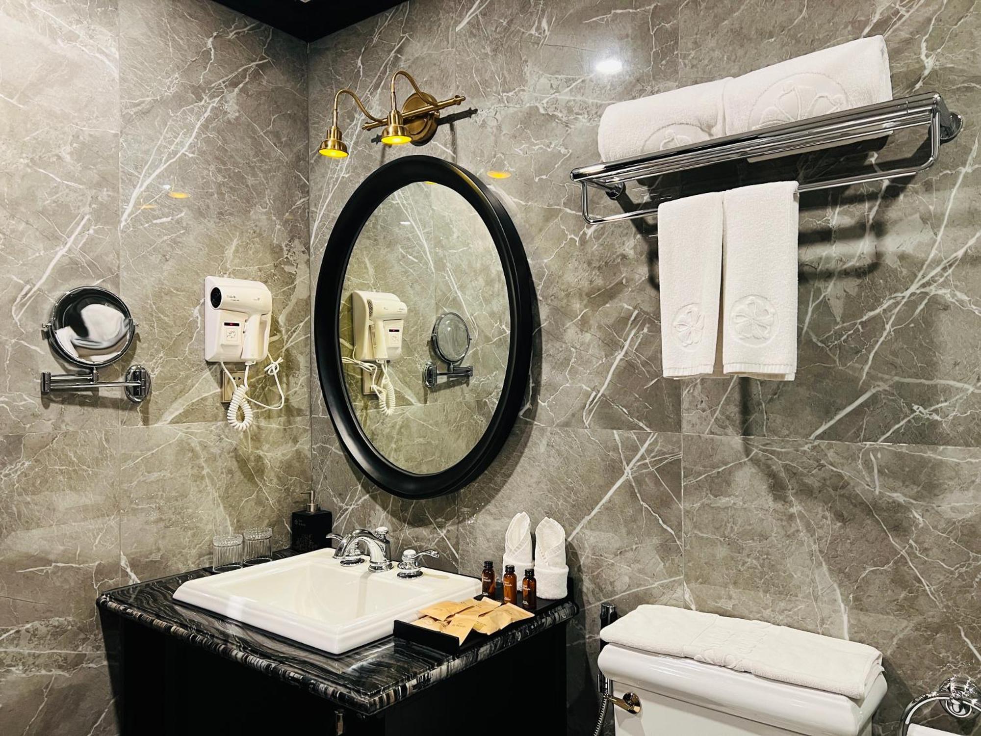 Hotel Du Monde Classic ハノイ市 エクステリア 写真