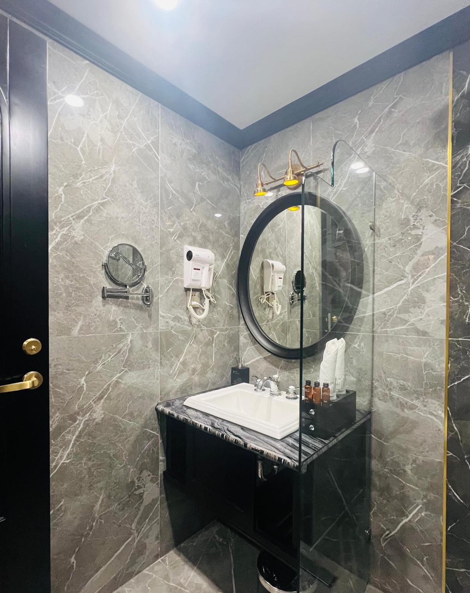 Hotel Du Monde Classic ハノイ市 エクステリア 写真